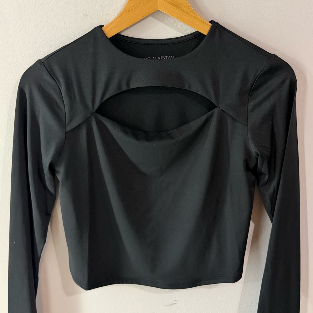 Long sleeve black top